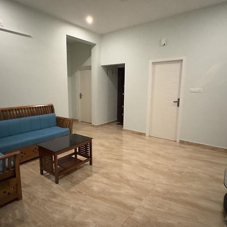 The Karlyle Homestay Vaduvanchal 外观 照片