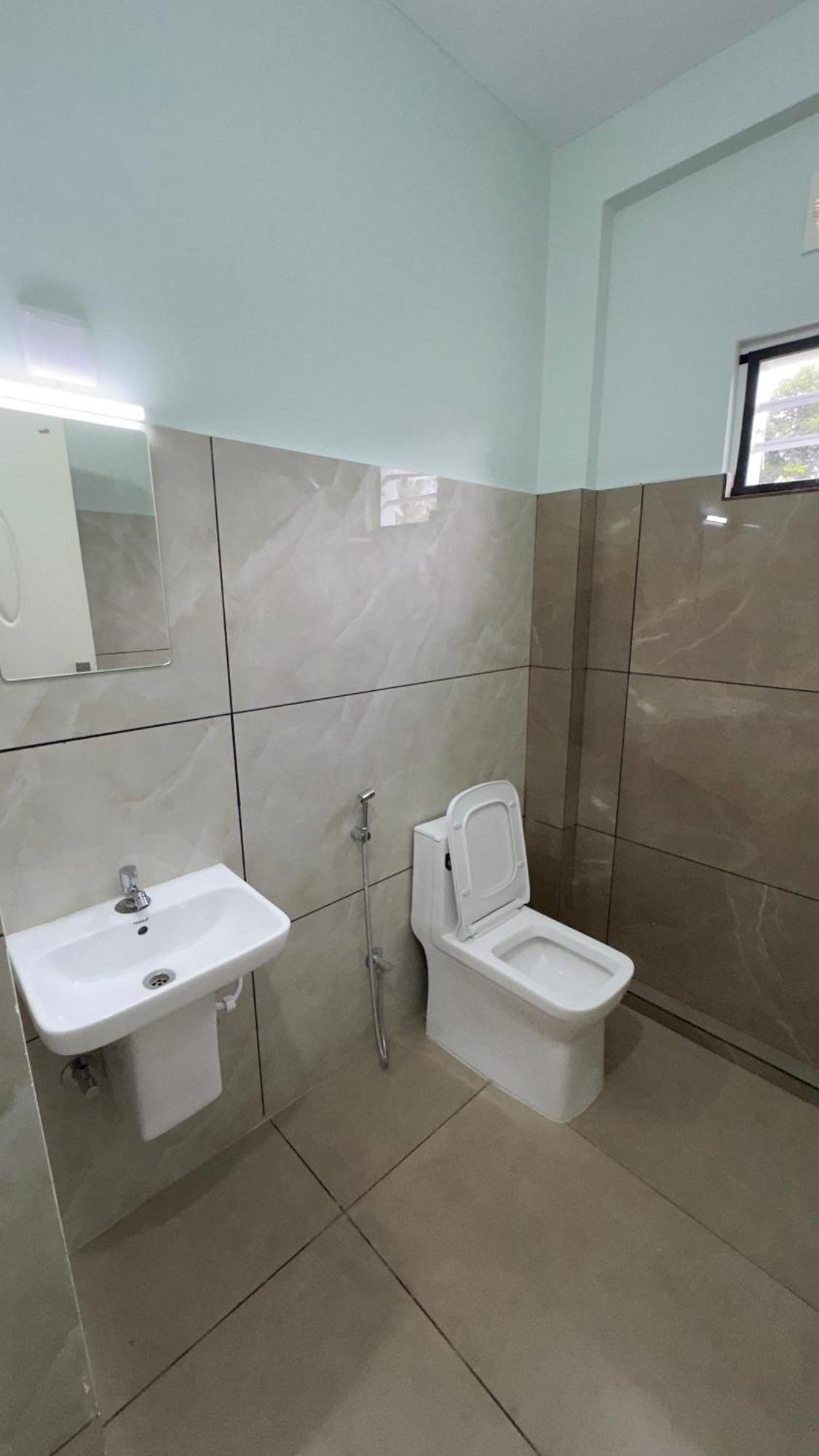 The Karlyle Homestay Vaduvanchal 外观 照片