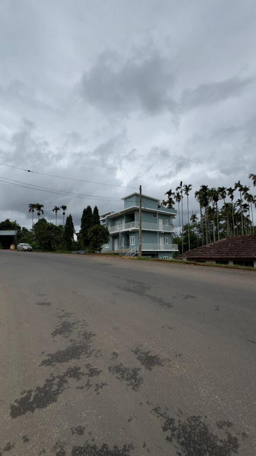 The Karlyle Homestay Vaduvanchal 外观 照片